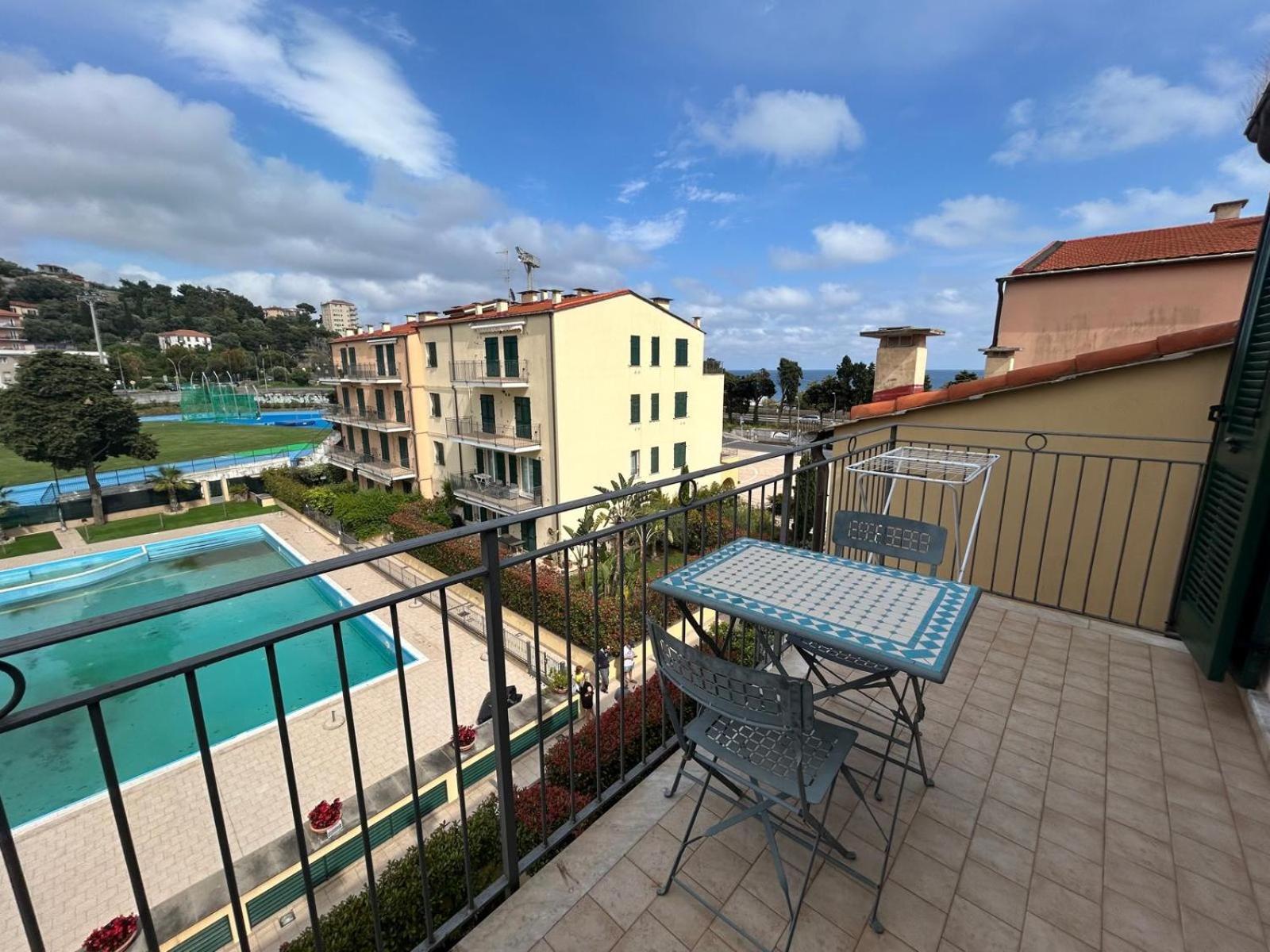 Appartamento Vista Mare Con Piscina Cala Di Sole Imperia Exterior photo