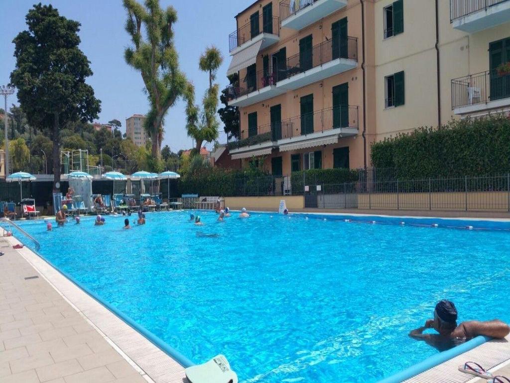 Appartamento Vista Mare Con Piscina Cala Di Sole Imperia Exterior photo