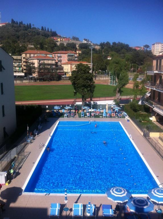 Appartamento Vista Mare Con Piscina Cala Di Sole Imperia Exterior photo